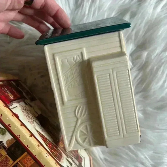 Vintage Avon General Store ceramic box container kitchen - Picture 3 of 9